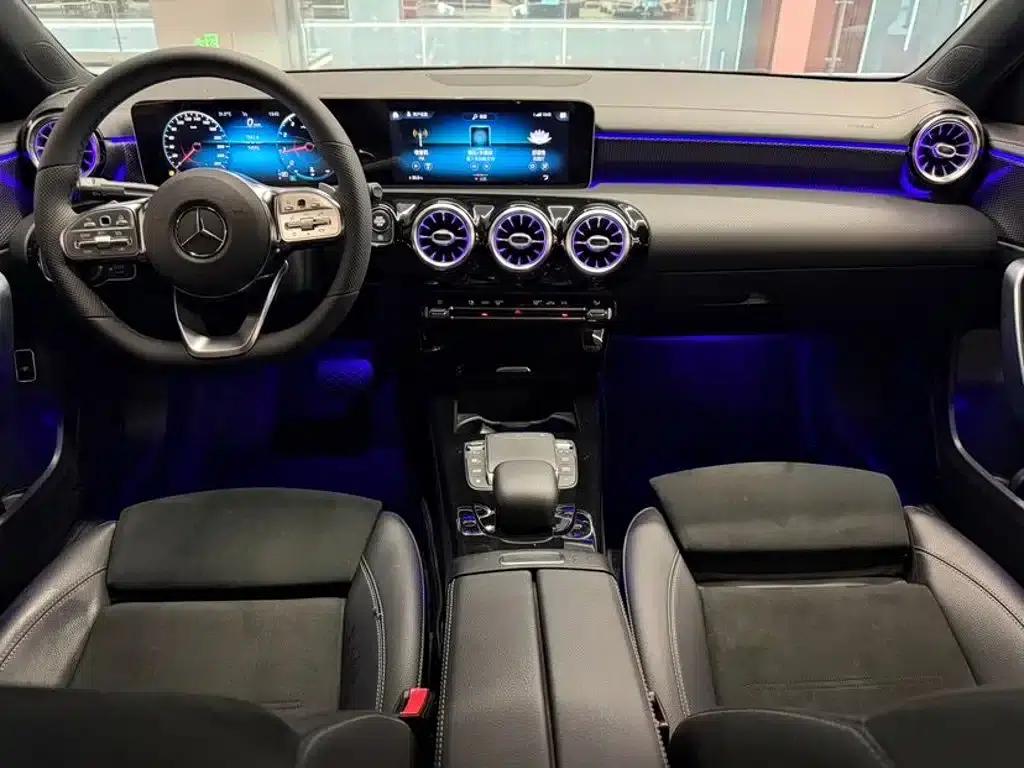 Mercedes-Benz A-Class 2020 Facelift A 200 L Sport Sedan Fashion Model — миниатюра 12