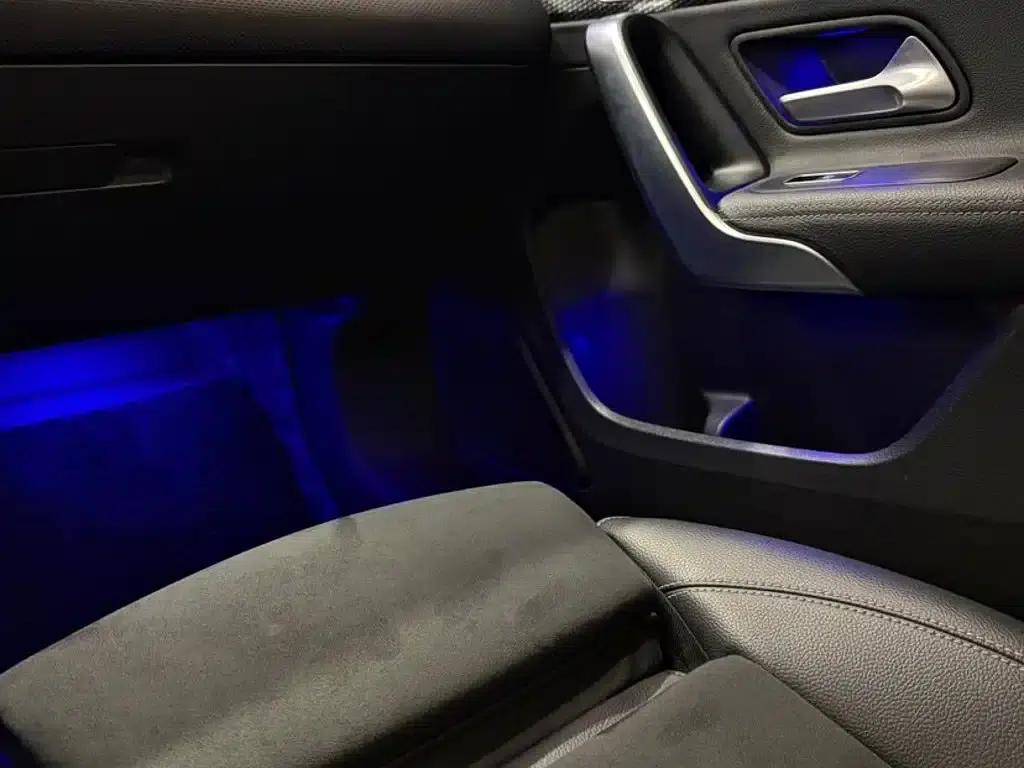 Mercedes-Benz A-Class 2020 Facelift A 200 L Sport Sedan Fashion Model — миниатюра 13