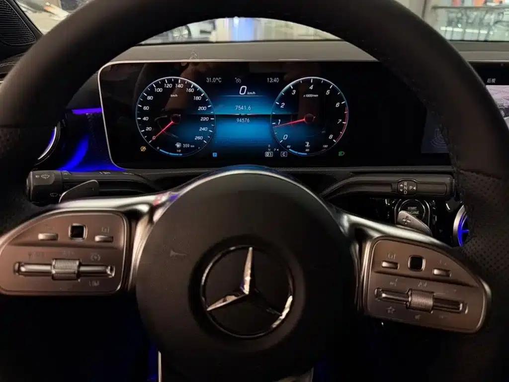 Mercedes-Benz A-Class 2020 Facelift A 200 L Sport Sedan Fashion Model — миниатюра 14