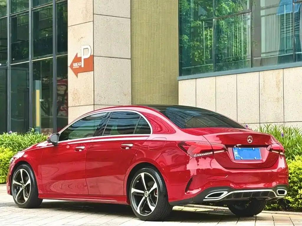 Mercedes-Benz A-Class 2020 Facelift A 200 L Sport Sedan Fashion Model — миниатюра 6