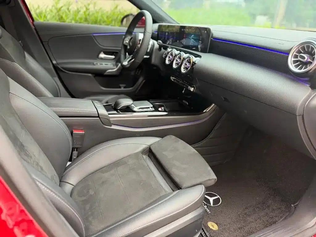 Mercedes-Benz A-Class 2020 Facelift A 200 L Sport Sedan Fashion Model — миниатюра 10
