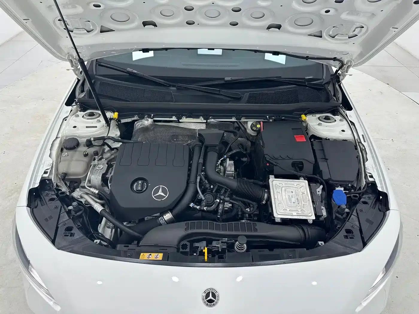 2022 Mercedes-Benz A-Class A 180 L Sport Sedan — миниатюра 18