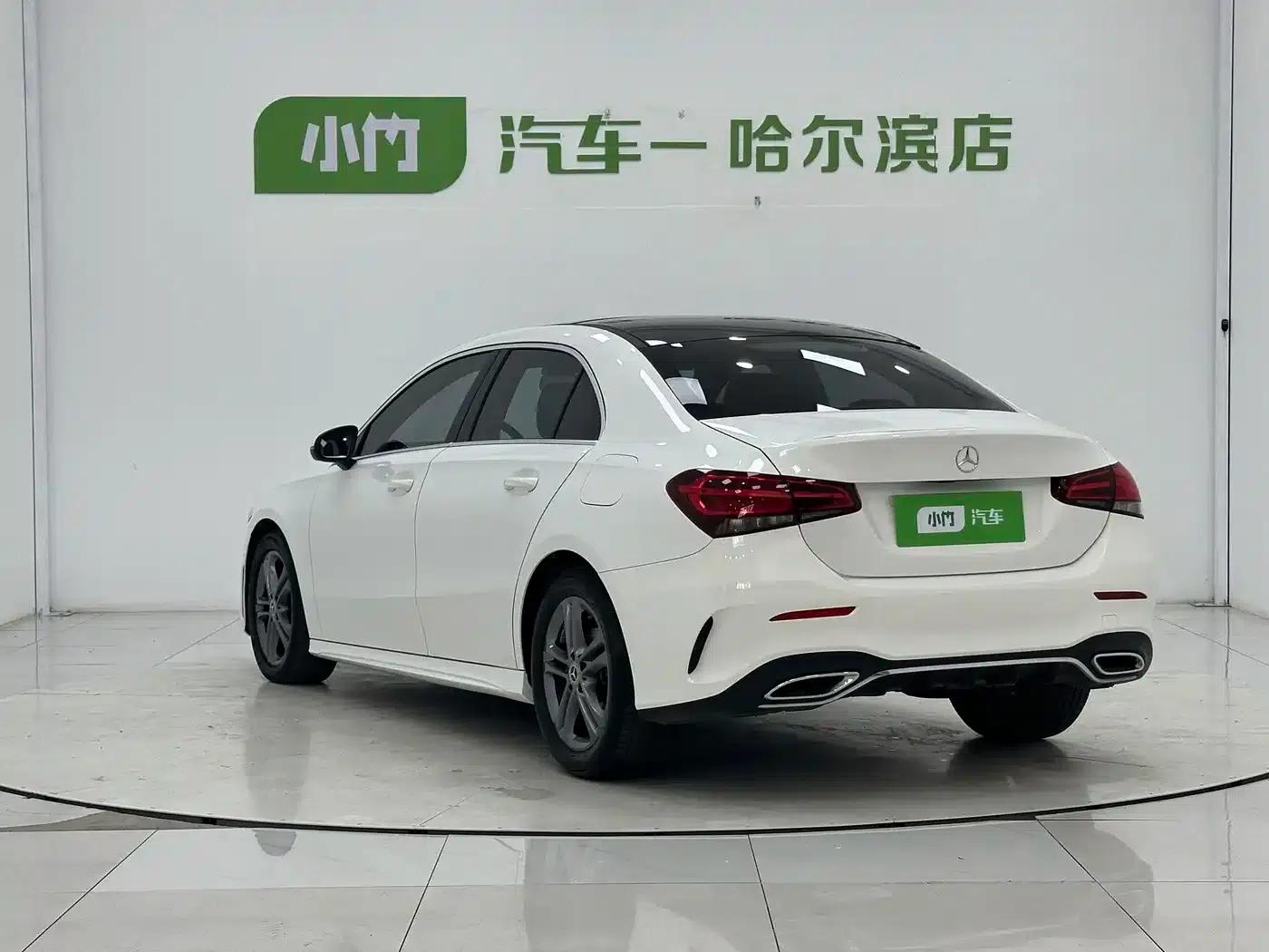 2022 Mercedes-Benz A-Class A 180 L Sport Sedan — миниатюра 4