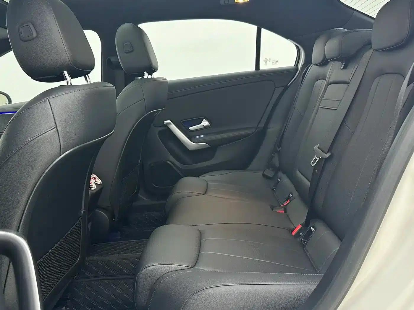 2022 Mercedes-Benz A-Class A 180 L Sport Sedan — миниатюра 9