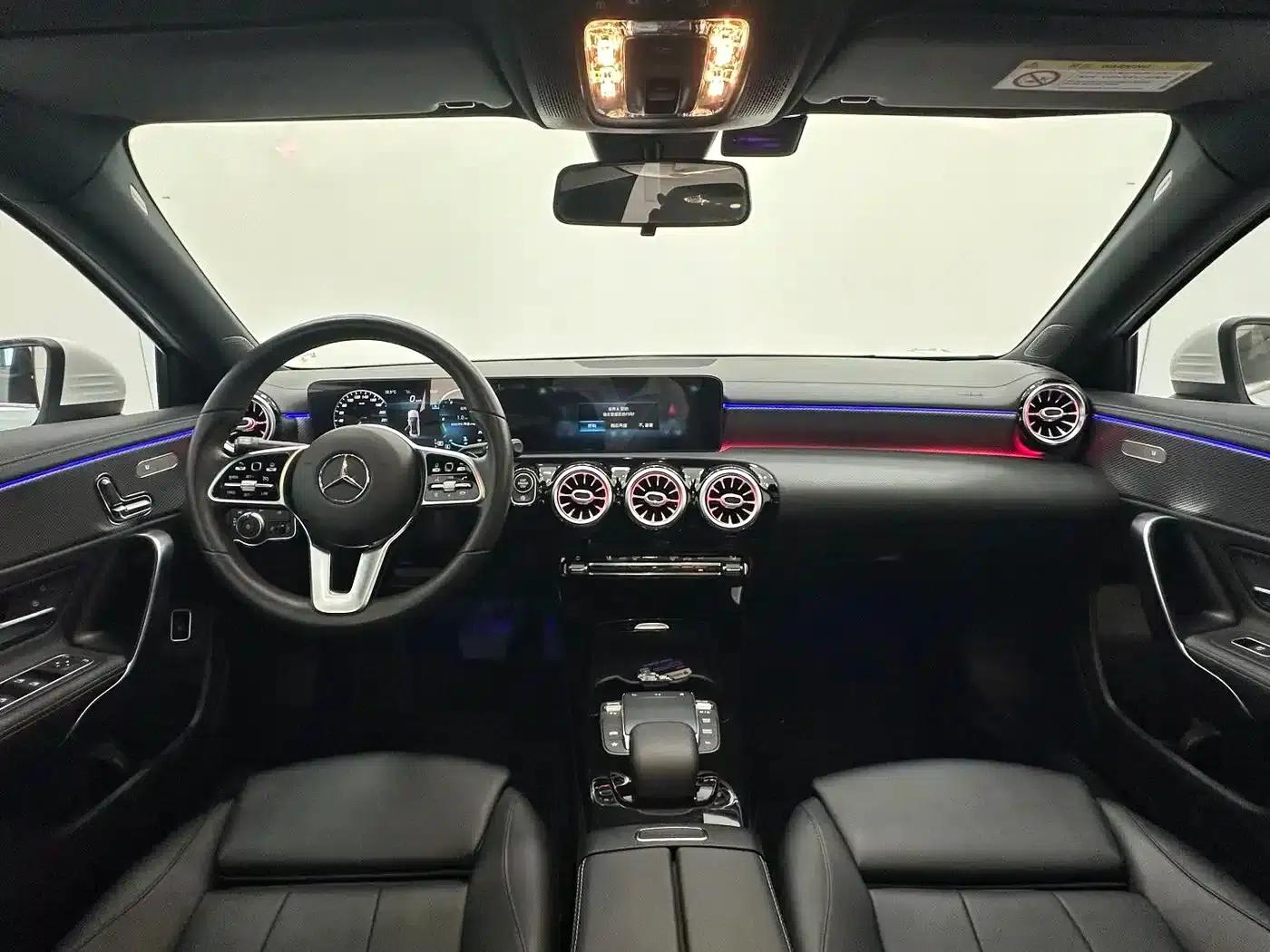 2022 Mercedes-Benz A-Class A 180 L Sport Sedan — миниатюра 10