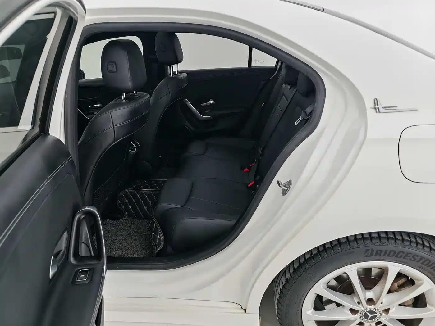2021 Mercedes-Benz A-Class A 200 L Sport Sedan Dynamic — миниатюра 11