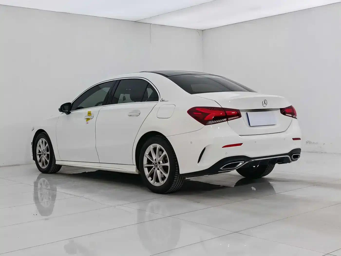 2021 Mercedes-Benz A-Class A 200 L Sport Sedan Dynamic — миниатюра 3