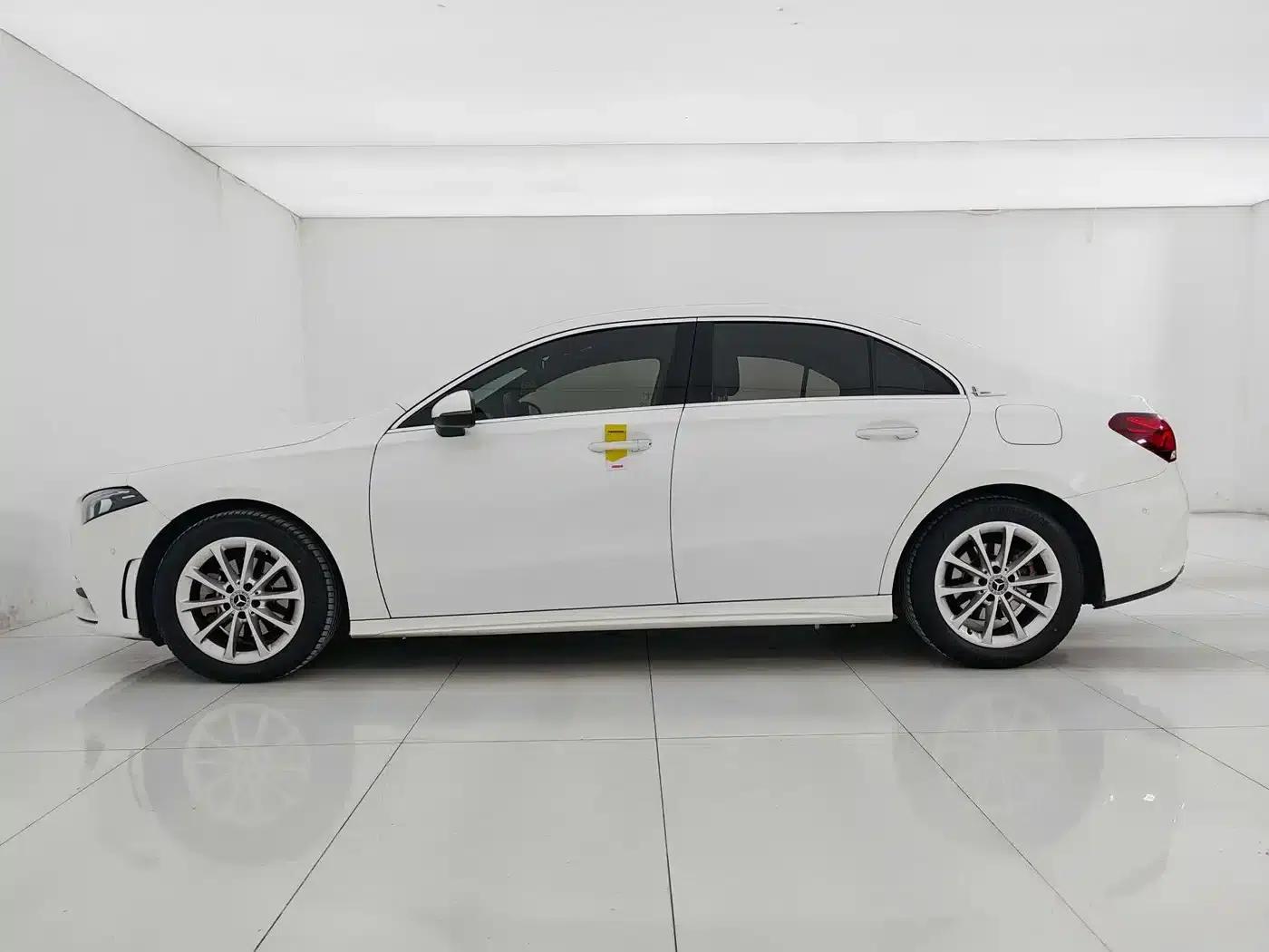 2021 Mercedes-Benz A-Class A 200 L Sport Sedan Dynamic — миниатюра 9