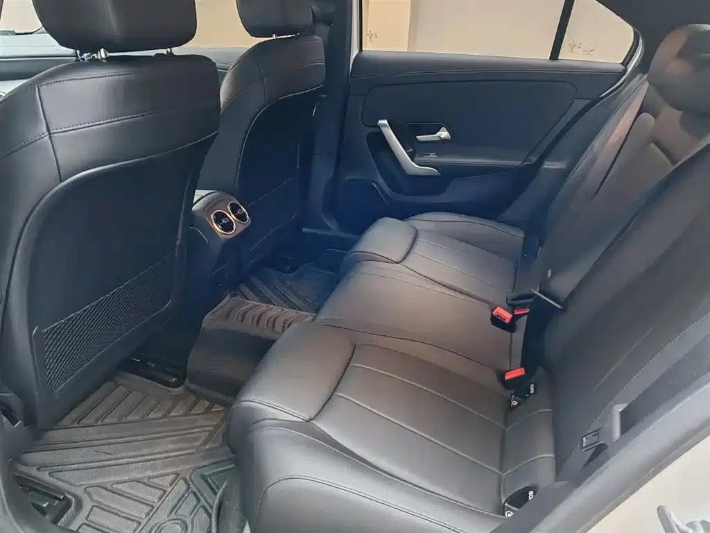 2021 Mercedes-Benz A-Class A 180 L Sport Sedan — миниатюра 15