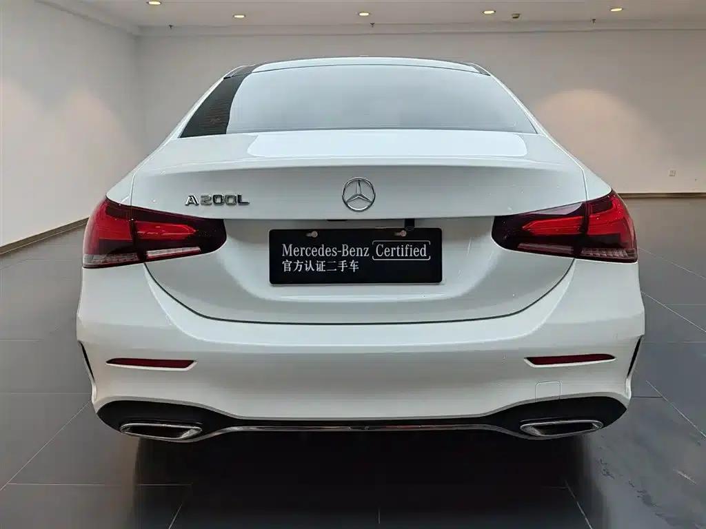 2021 Mercedes-Benz A-Class A 180 L Sport Sedan — миниатюра 4