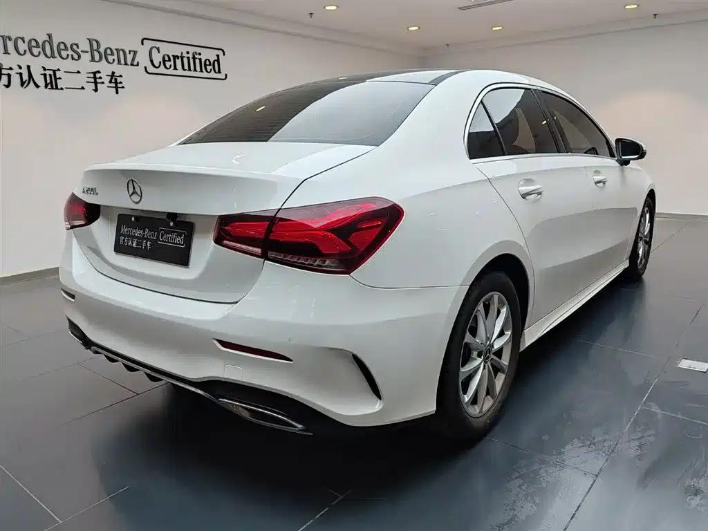 2021 Mercedes-Benz A-Class A 180 L Sport Sedan — миниатюра 5