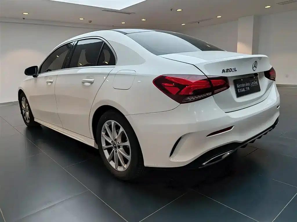 2021 Mercedes-Benz A-Class A 180 L Sport Sedan — миниатюра 6