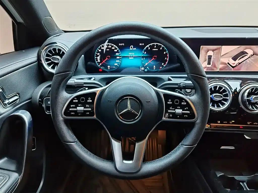 2021 Mercedes-Benz A-Class A 180 L Sport Sedan — миниатюра 8