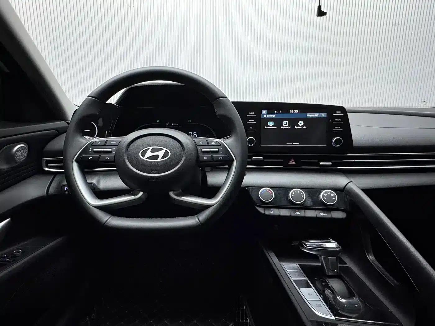 2024 Mercedes-Benz A-Class A 180 L — миниатюра 14