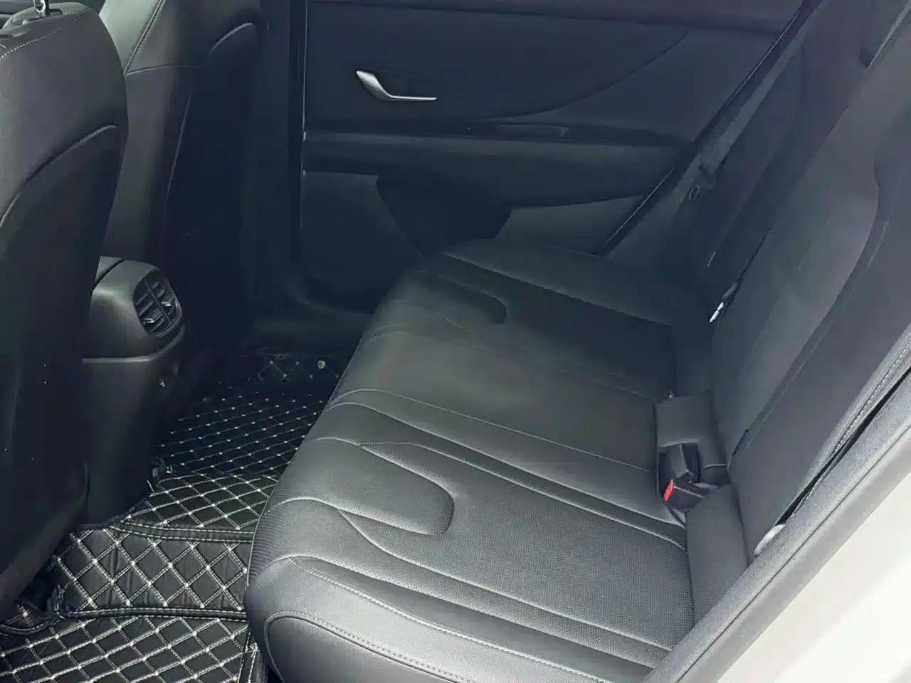 2024 Mercedes-Benz A-Class A 180 L — миниатюра 18