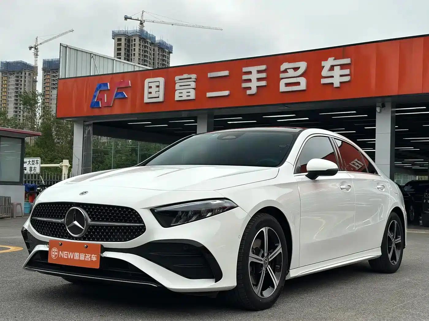 2023 Mercedes-Benz A-Class A 200 L Fashion Edition — миниатюра 1