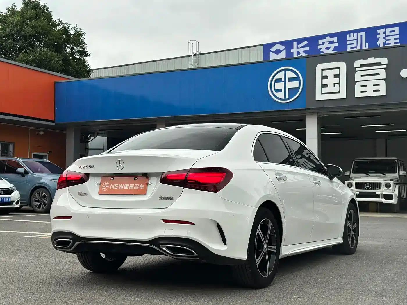 2023 Mercedes-Benz A-Class A 200 L Fashion Edition — миниатюра 17