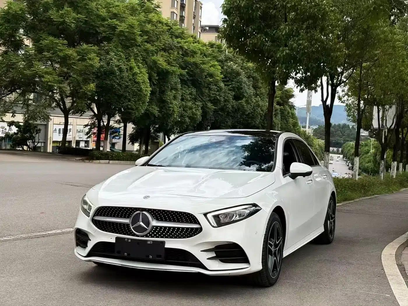 2019 Mercedes-Benz A-Class A 200 L Sport Sedan First Edition — миниатюра 1