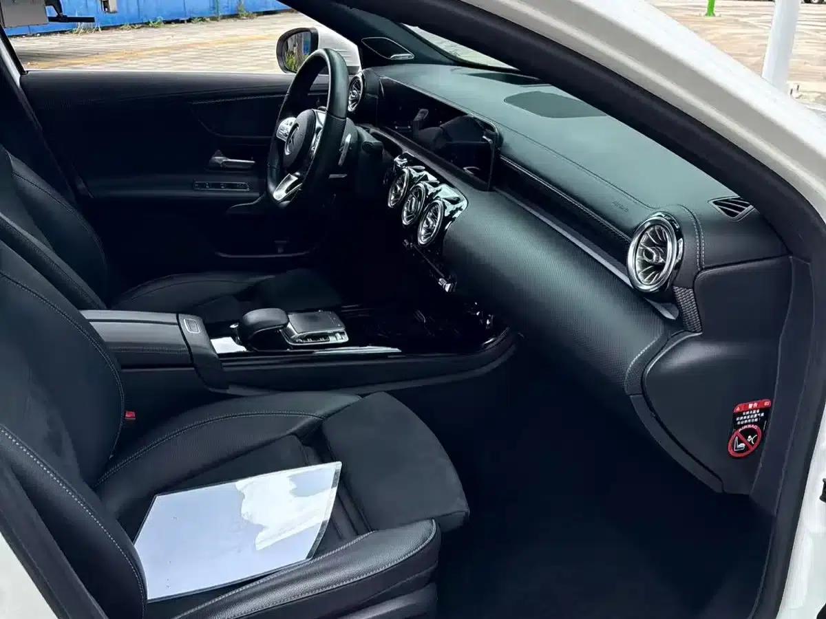 2019 Mercedes-Benz A-Class A 200 L Sport Sedan First Edition — миниатюра 8