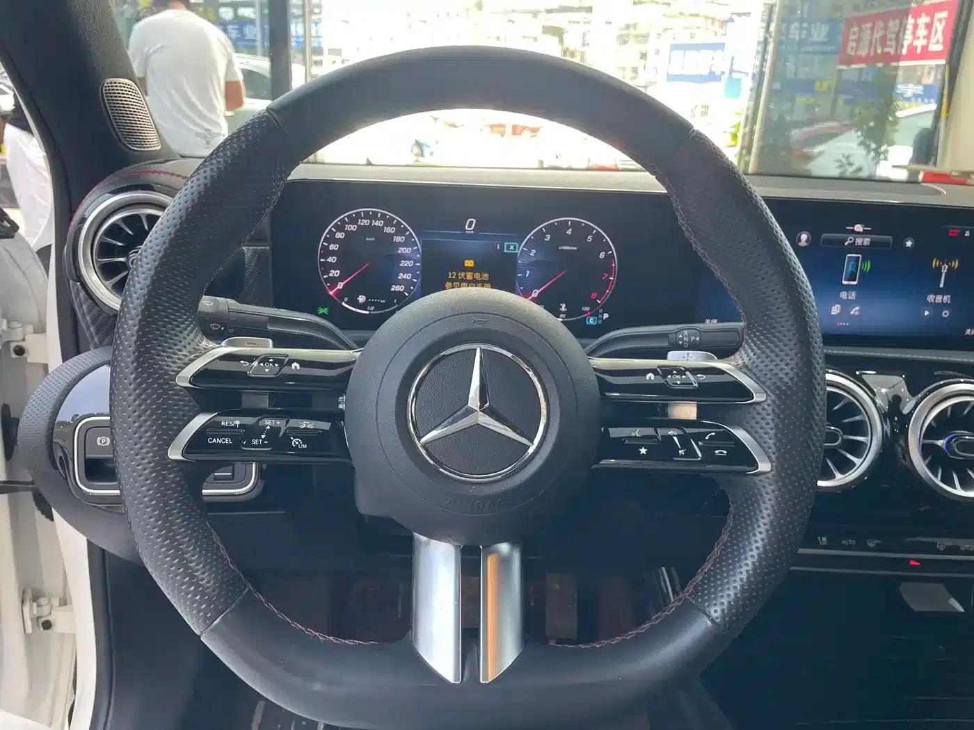 2023 Mercedes-Benz A-Class A 200 L Fashion Edition — миниатюра 17