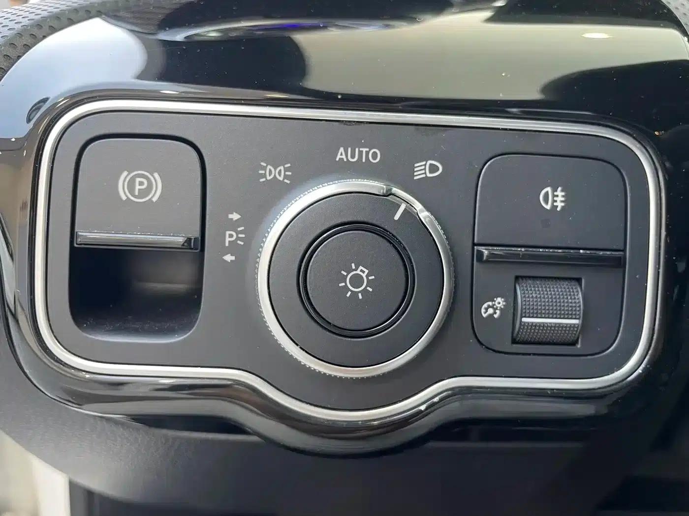 2023 Mercedes-Benz A-Class A 200 L Fashion Edition — миниатюра 20