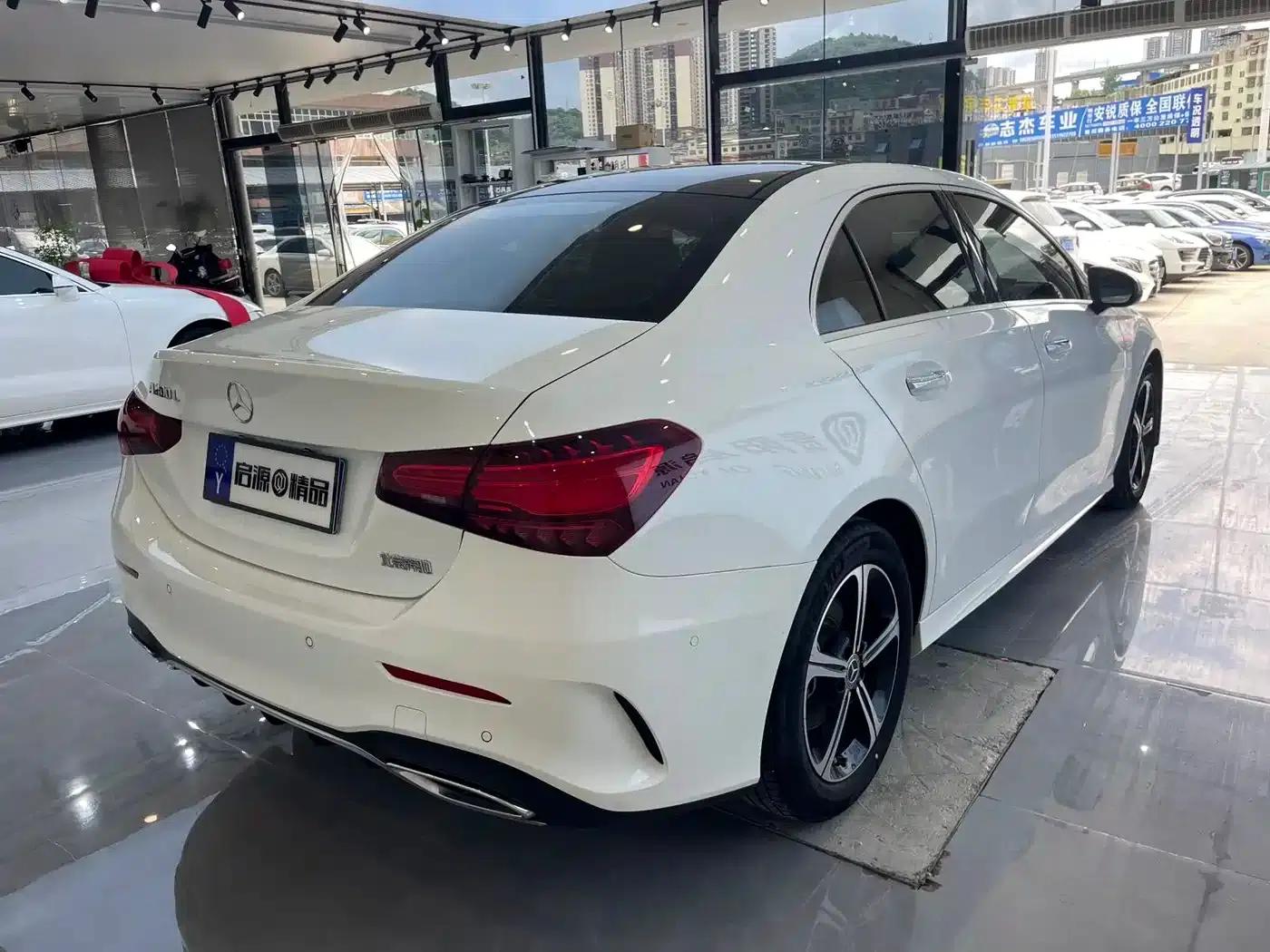 2023 Mercedes-Benz A-Class A 200 L Fashion Edition — миниатюра 6