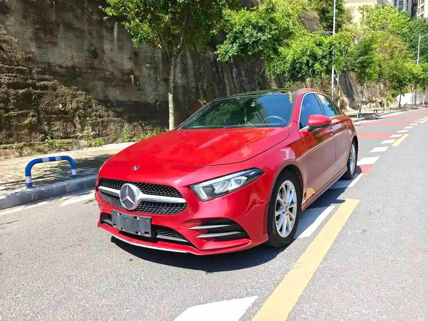 Mercedes-Benz A-Class 2020 A 200 L Sport Sedan — миниатюра 1