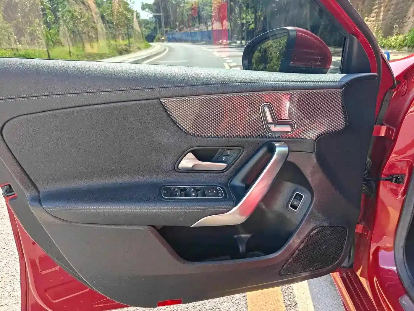 Mercedes-Benz A-Class 2020 A 200 L Sport Sedan — миниатюра 10