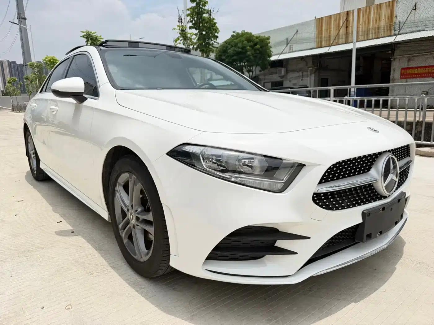 Mercedes-Benz A-Class 2022 Facelift A 180 L Sport Sedan — миниатюра 3
