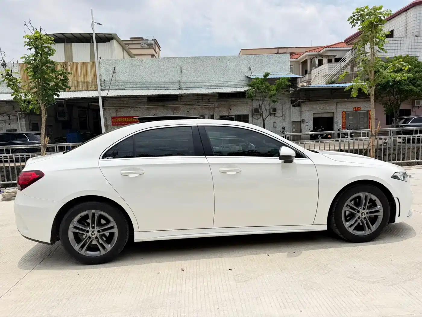 Mercedes-Benz A-Class 2022 Facelift A 180 L Sport Sedan — миниатюра 8