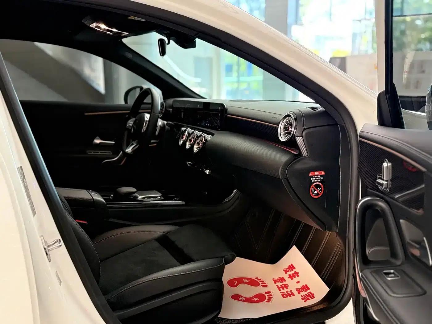 Mercedes-Benz A-Class 2022 A 200 L Sport Sedan Fashion Edition — миниатюра 12