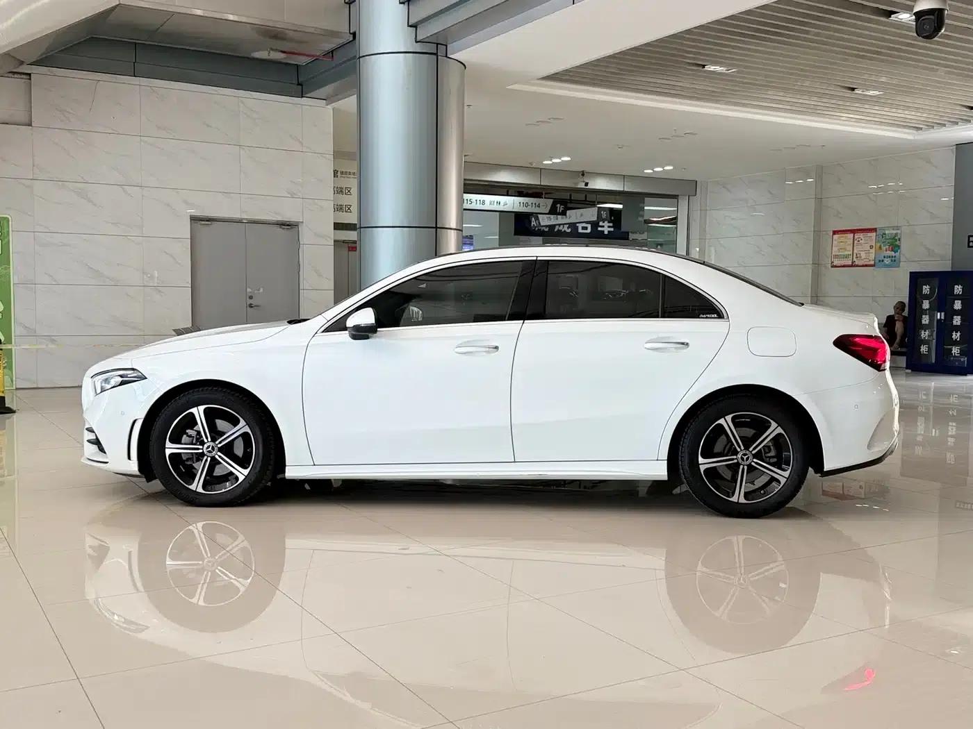 Mercedes-Benz A-Class 2022 A 200 L Sport Sedan Fashion Edition — миниатюра 7