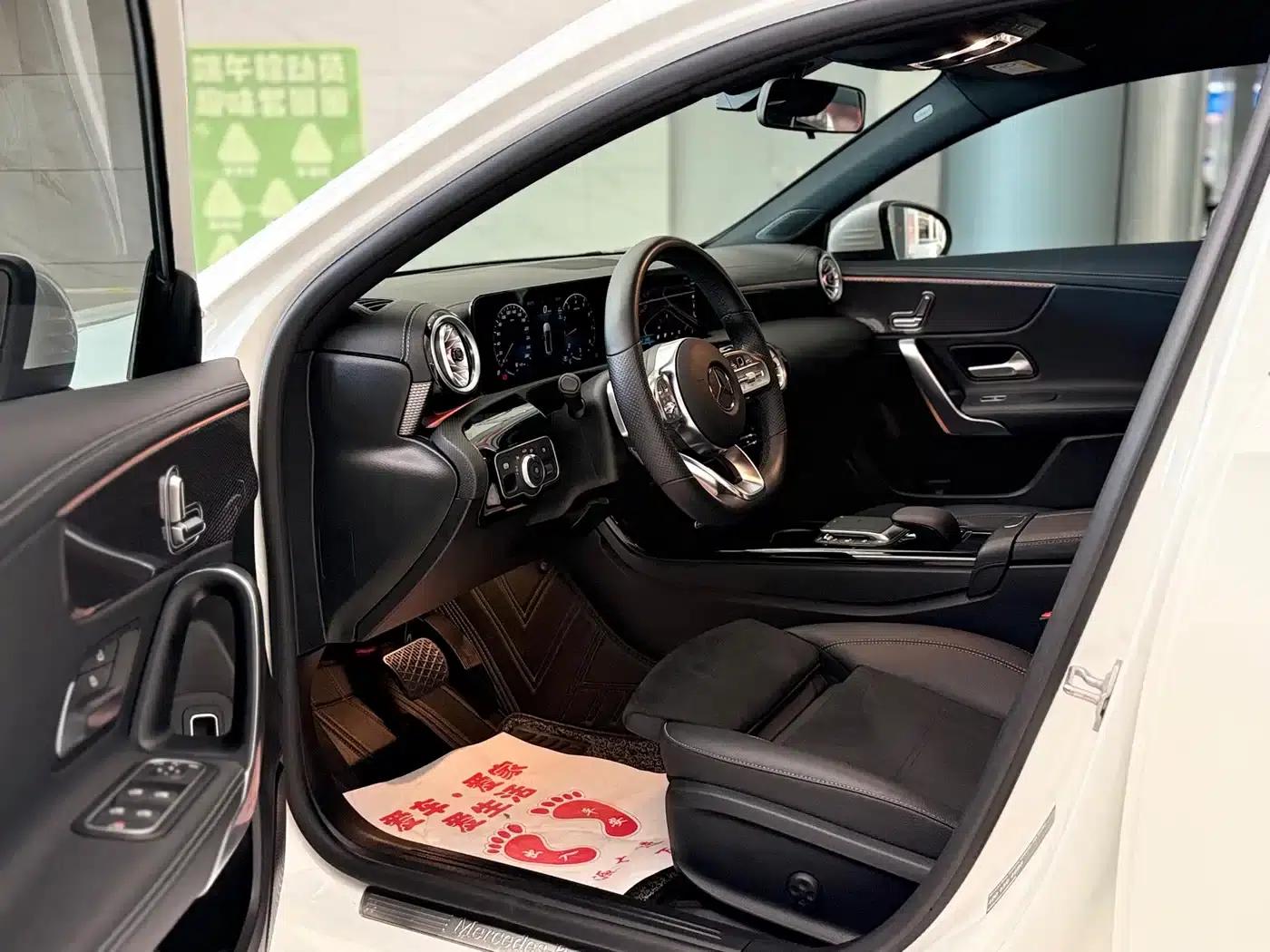 Mercedes-Benz A-Class 2022 A 200 L Sport Sedan Fashion Edition — миниатюра 8