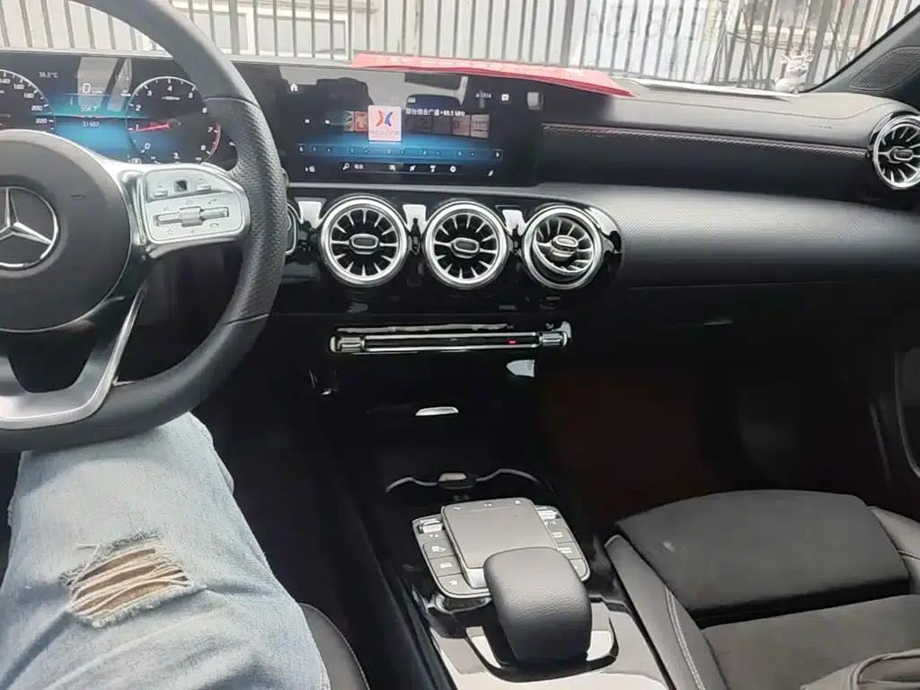 Mercedes-Benz A-Class 2022 Facelift III A 200 L Sport Sedan Fashion Edition — миниатюра 13