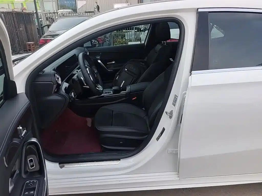 Mercedes-Benz A-Class 2022 Facelift III A 200 L Sport Sedan Fashion Edition — миниатюра 15