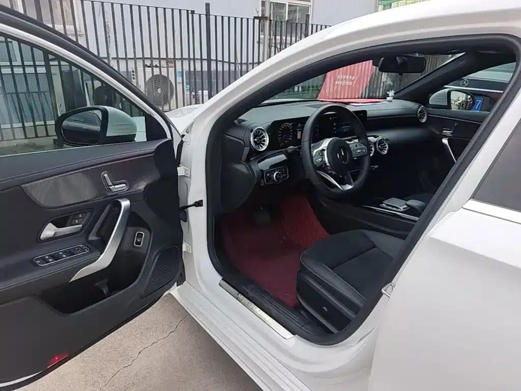 Mercedes-Benz A-Class 2022 Facelift III A 200 L Sport Sedan Fashion Edition — миниатюра 16