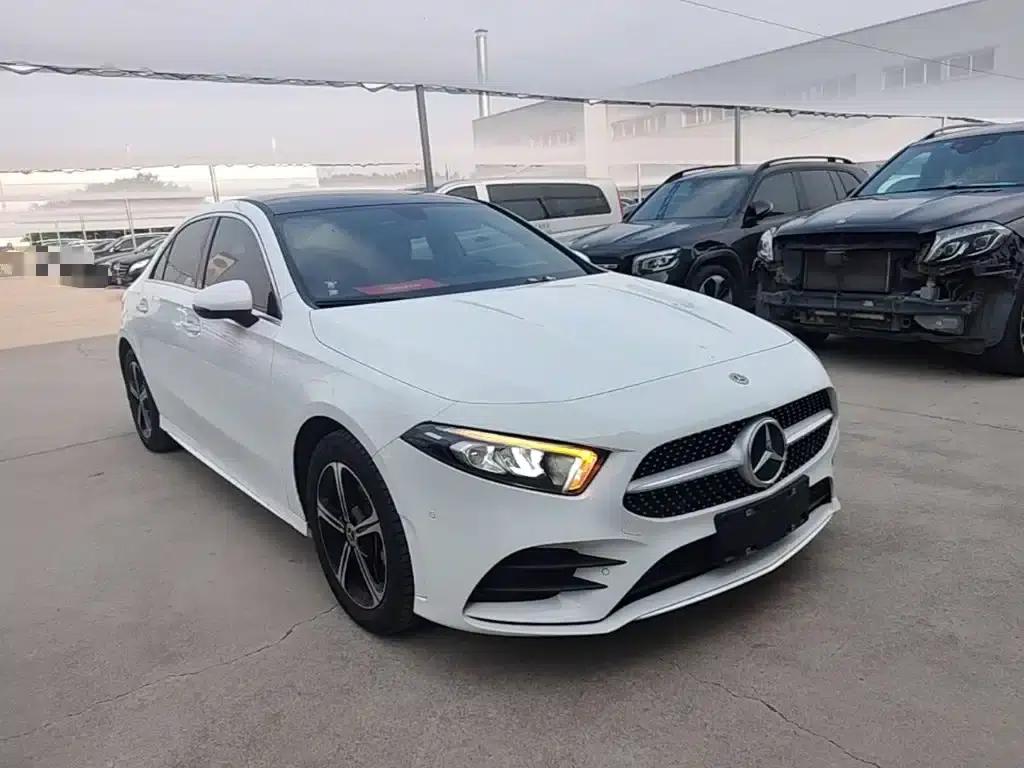 Mercedes-Benz A-Class 2022 Facelift III A 200 L Sport Sedan Fashion Edition — миниатюра 4
