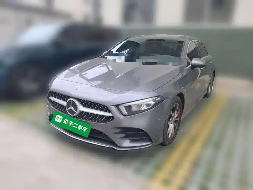 Mercedes-Benz A-Class 2020 Facelift A 200 L Sport Sedan Fashion Model — миниатюра 2