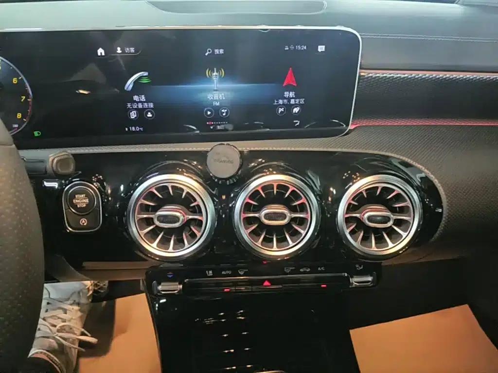 Mercedes-Benz A-Class 2020 A 200 L Sport Sedan — миниатюра 13