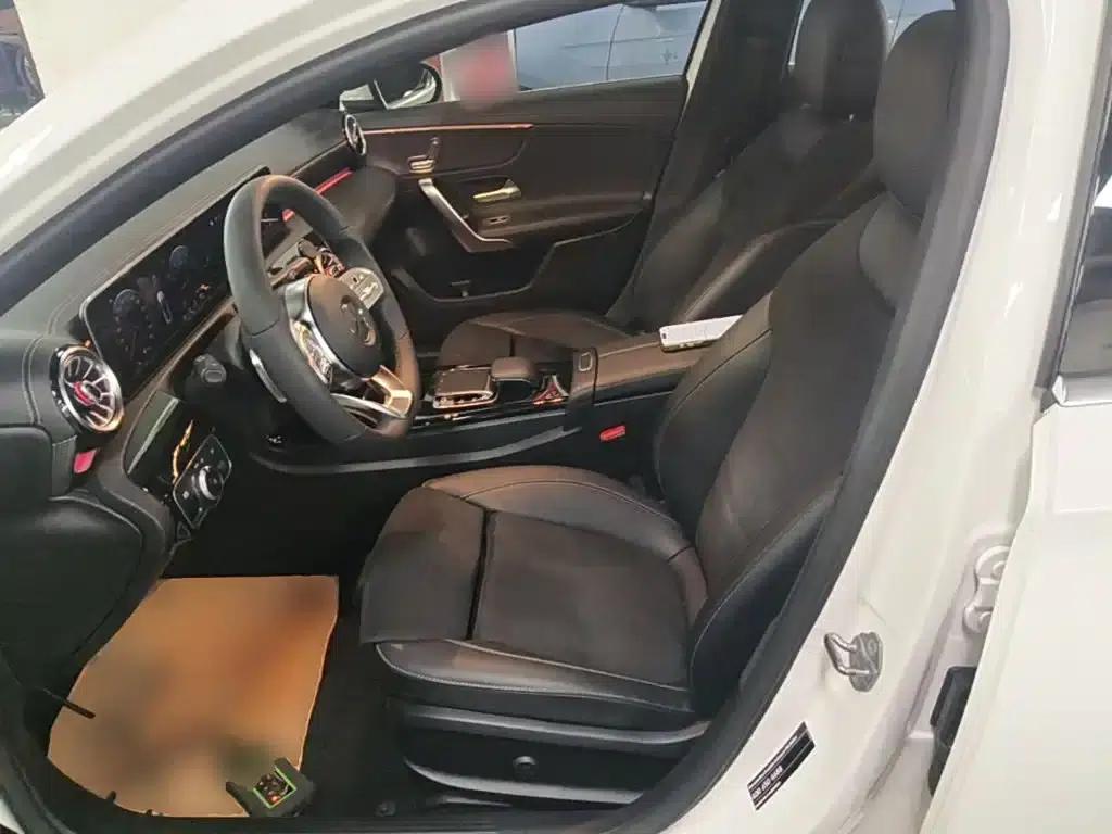 Mercedes-Benz A-Class 2020 A 200 L Sport Sedan — миниатюра 15