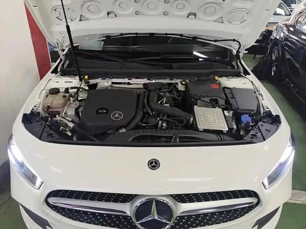 Mercedes-Benz A-Class 2020 A 200 L Sport Sedan — миниатюра 20
