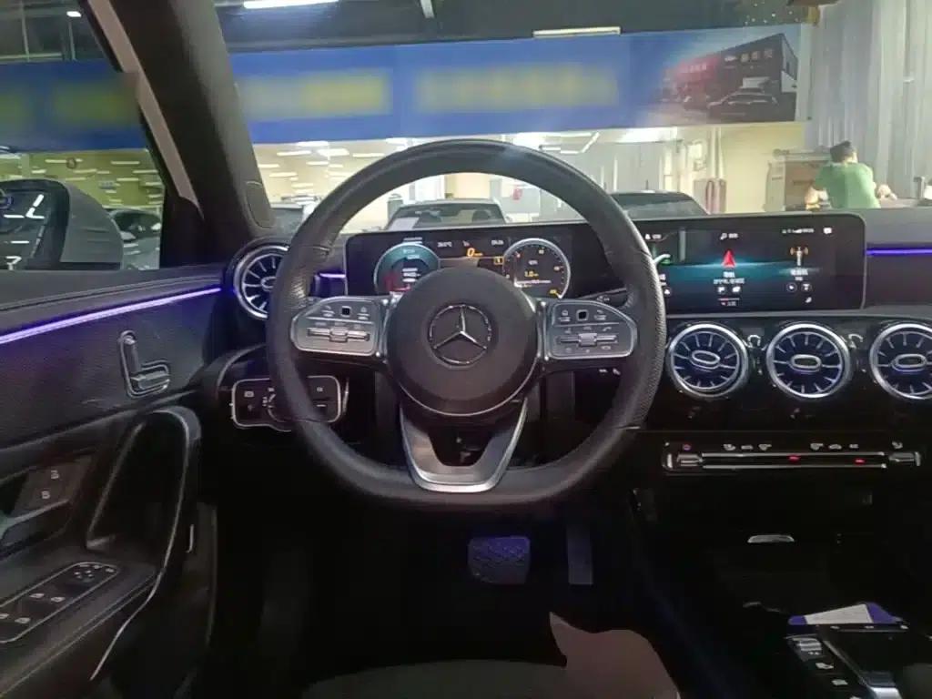 Mercedes-Benz A-Class 2020 Facelift A 200 L Sport Sedan Fashion Model — миниатюра 11
