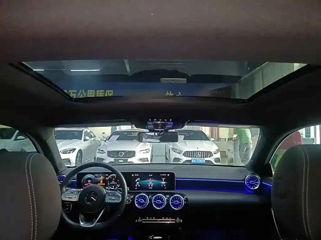 Mercedes-Benz A-Class 2020 Facelift A 200 L Sport Sedan Fashion Model — миниатюра 18