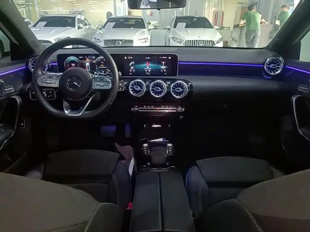 Mercedes-Benz A-Class 2020 Facelift A 200 L Sport Sedan Fashion Model — миниатюра 10