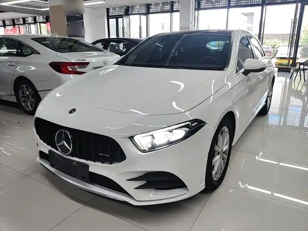 Imported Mercedes-Benz A-Class 2019 A 200 Fashion Model — миниатюра 2
