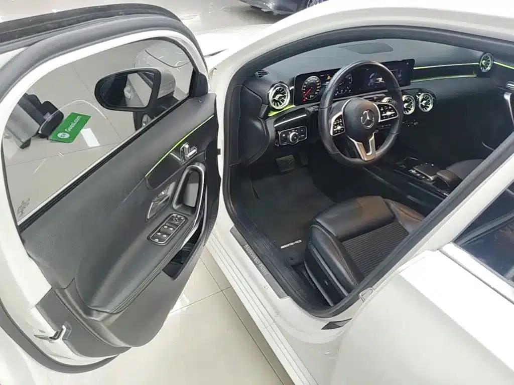 Imported Mercedes-Benz A-Class 2019 A 200 Fashion Model — миниатюра 16
