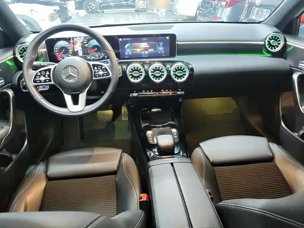 Imported Mercedes-Benz A-Class 2019 A 200 Fashion Model — миниатюра 10