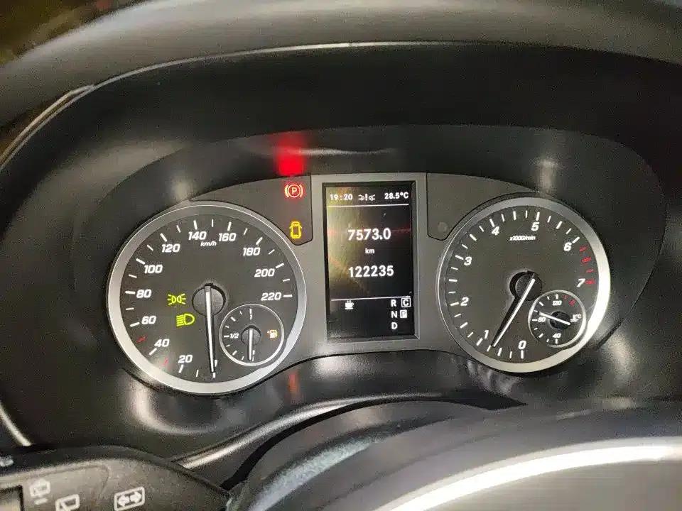 Vito 2021 2.0T Business Edition 7-seater — миниатюра 4