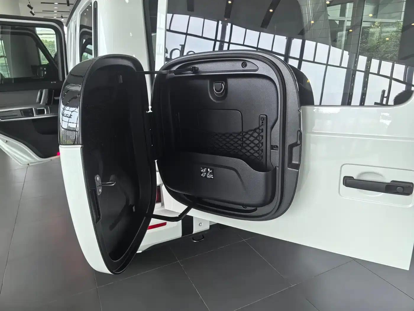Mercedes-Benz G-Class PHEV 2025 G580 First Edition — миниатюра 6