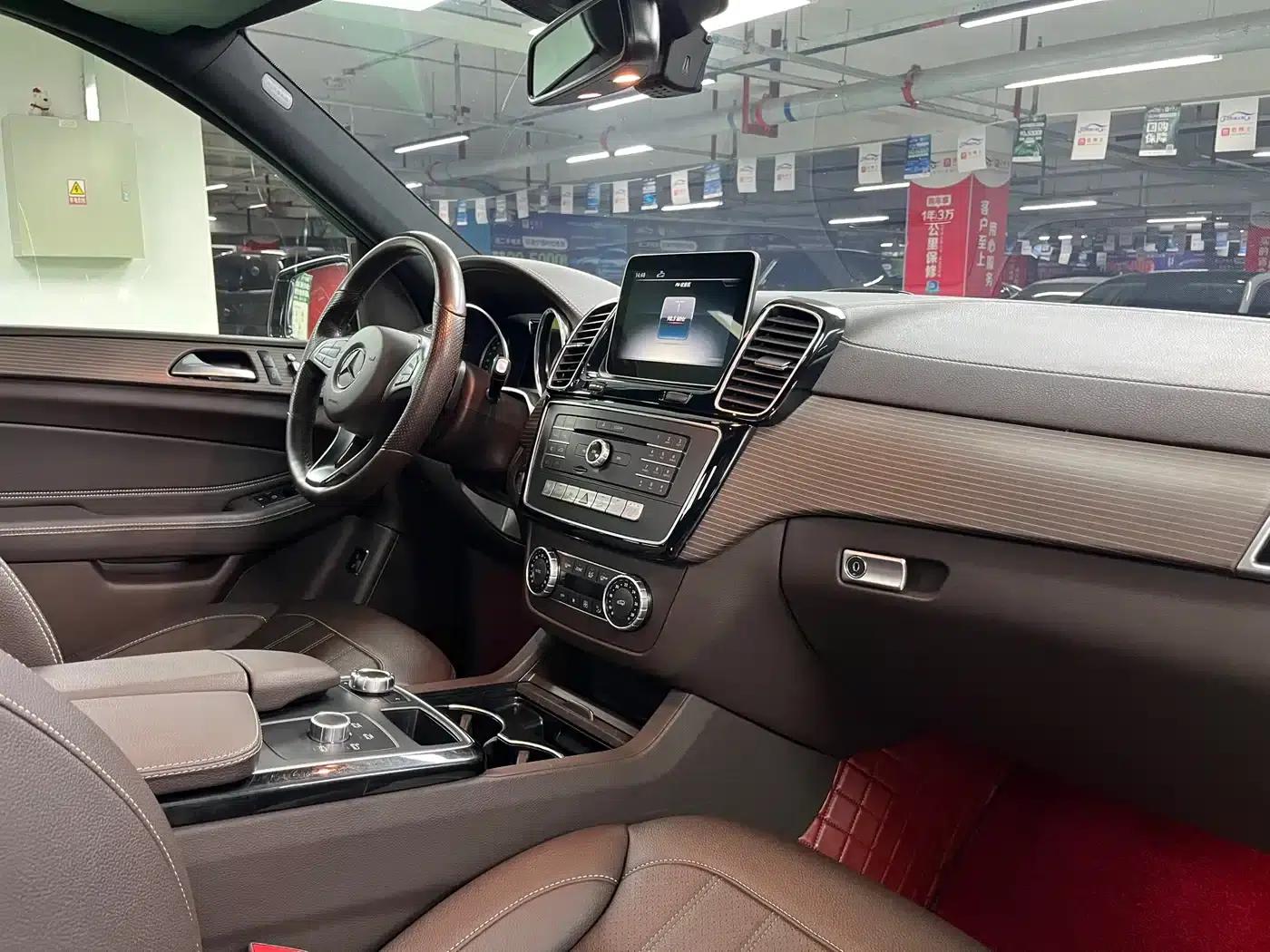 Imported Mercedes-Benz GLE 2018 GLE 320 4MATIC Dynamic Limited Edition — миниатюра 17